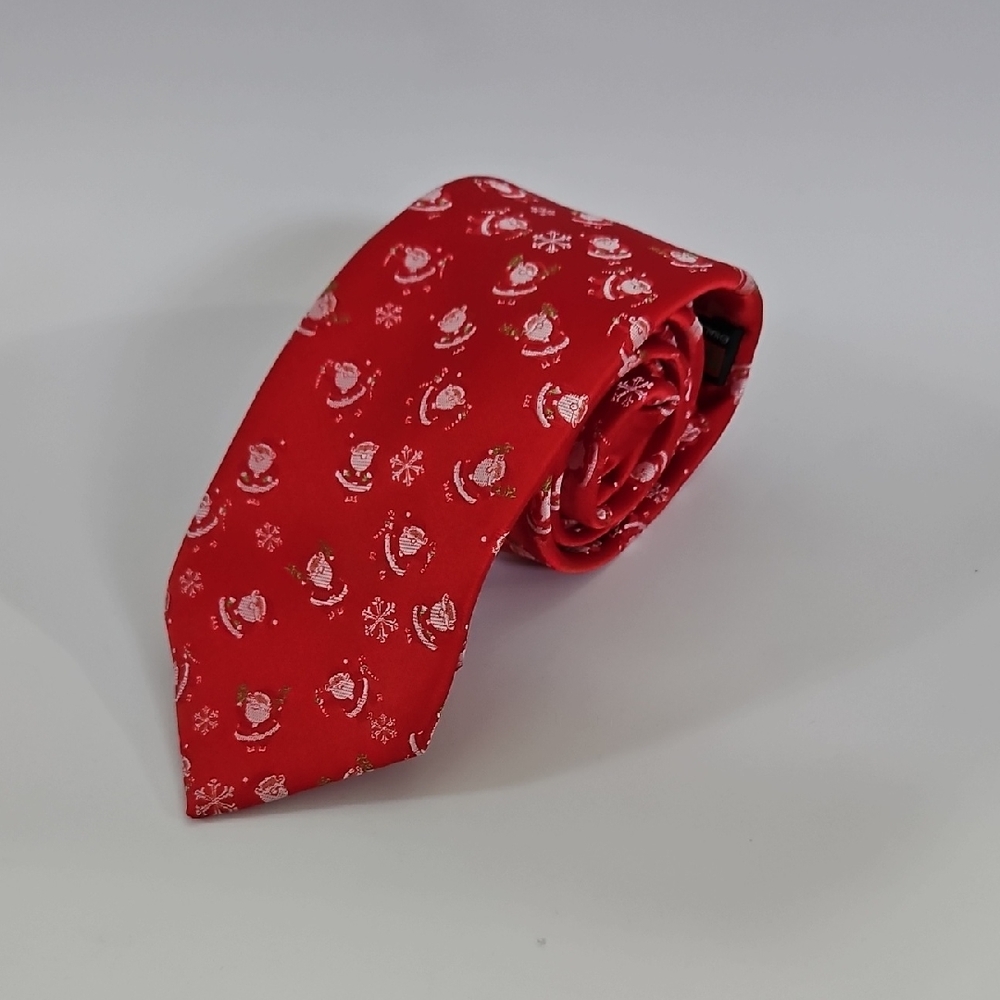 HALLMARK HOLIDAY TRADITIONS NECK TIE Christmas Santa Allover Print Red